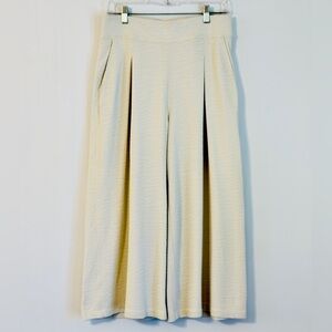 Women’s Lululemon Athletica Cream  Wide-Leg Cropped Pleated Pants